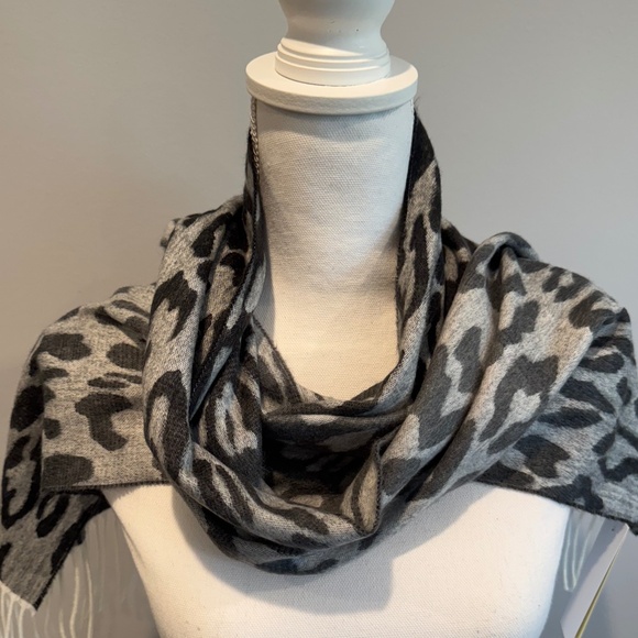 Black and Gray Animal Print Scarf - Picture 2 of 8